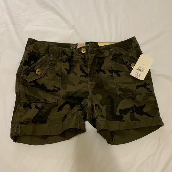 Walmart Camouflage Cotton Shorts - Picture 3 of 6